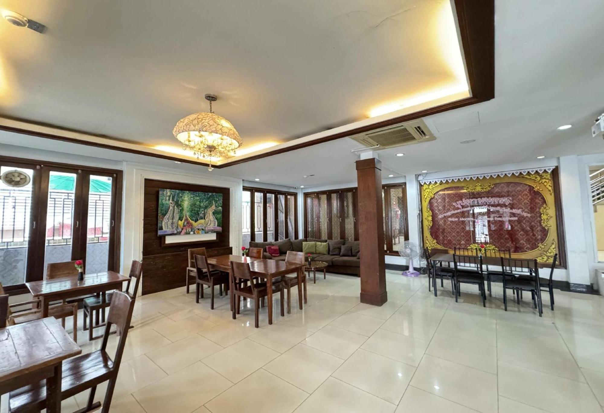 Collection O Bupamontra Chiangmai Hotell Chiang Mai Eksteriør bilde