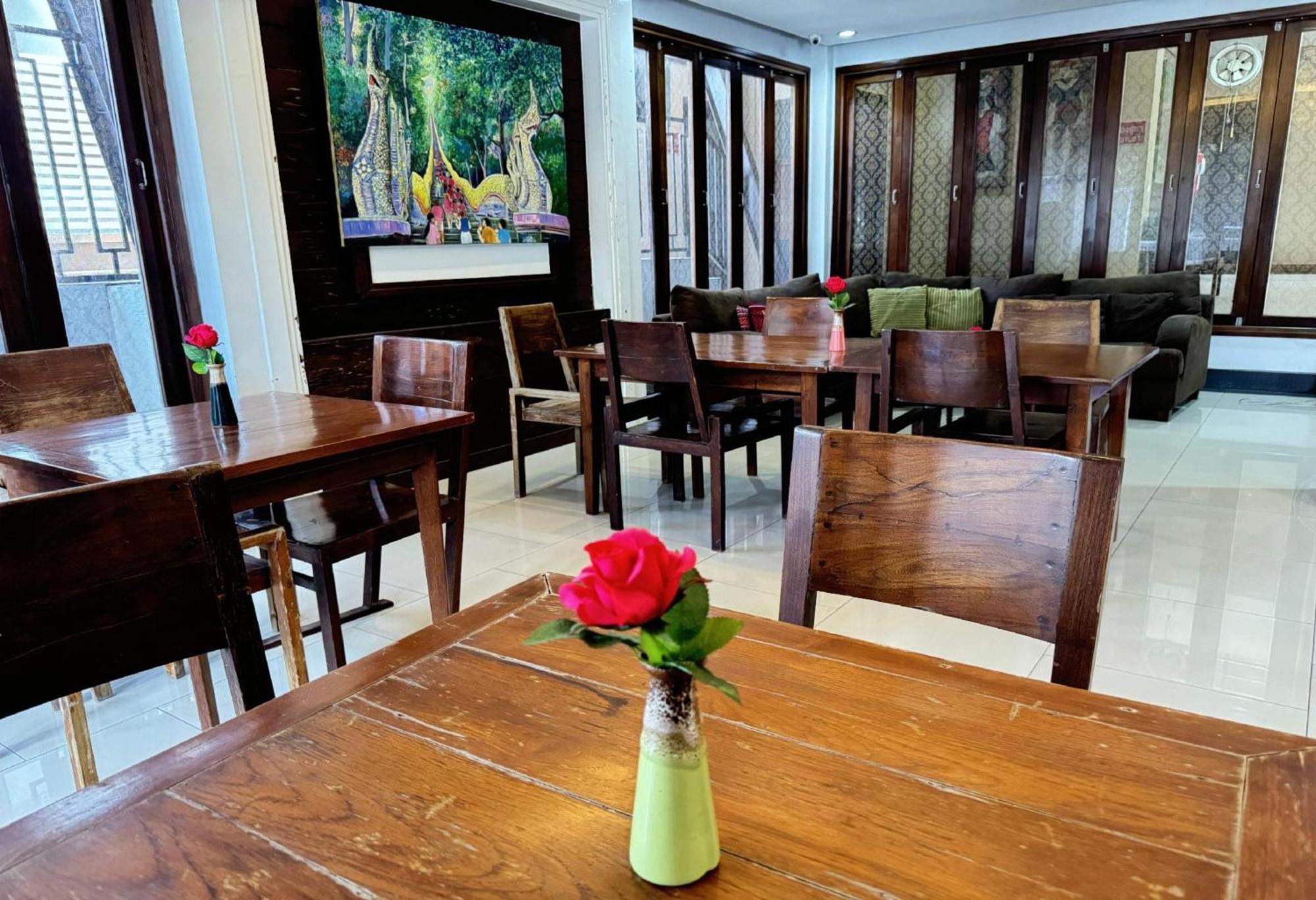 Collection O Bupamontra Chiangmai Hotell Chiang Mai Eksteriør bilde